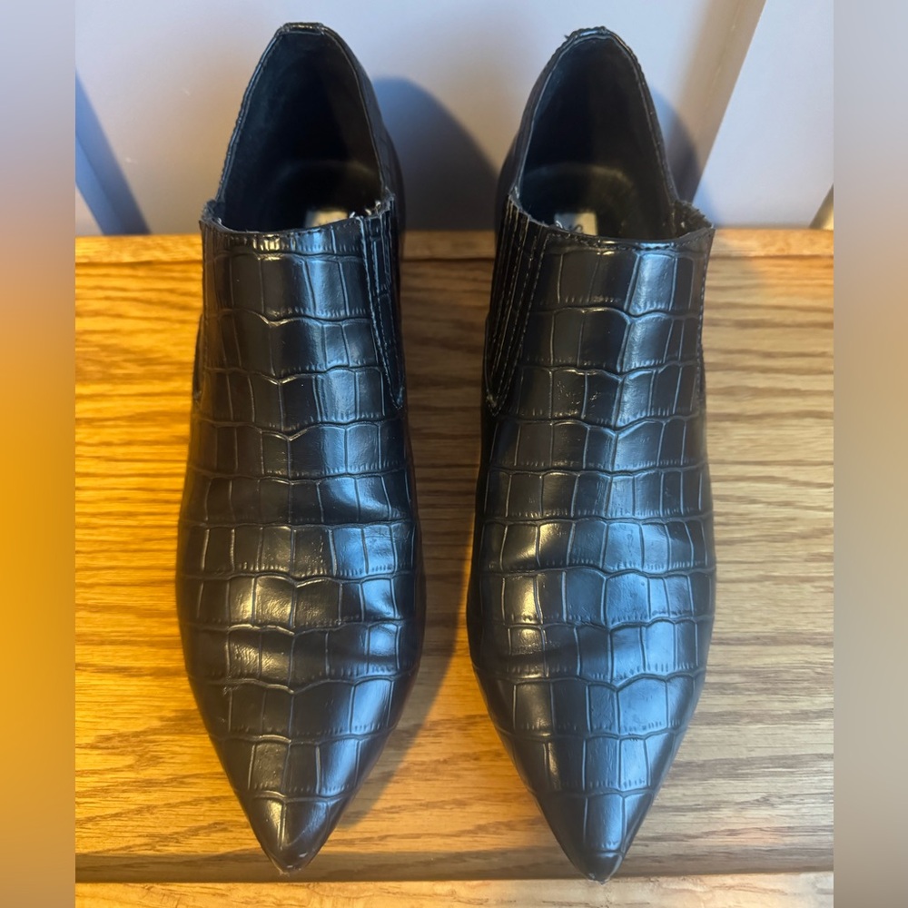 Steve Madden Black Croc-Embossed Ankle Booties
